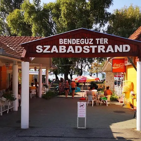 Holiday Home Balatonszarszo * Balatonszarszo