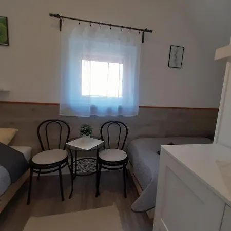 Holiday Home Balatonszarszo Semesterbostad *