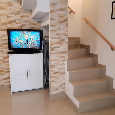 بيت للعطل Holiday Home Balatonszarszo