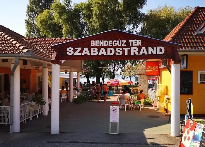 Holiday Home Balatonszarszo * Balatonszarszo