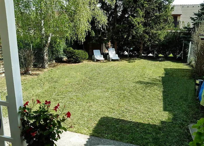 Holiday Home Balatonszarszo * Balatonszarszo