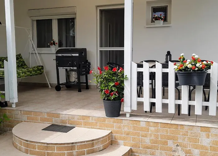 Holiday Home Balatonszarszo Dom wakacyjny *