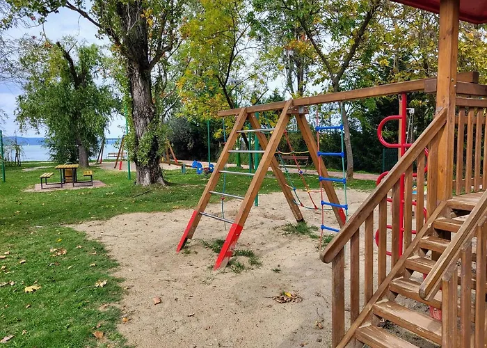 Holiday Home Balatonszarszo Dom wakacyjny *